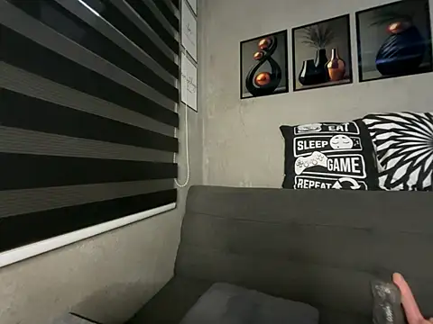 wild_apple69's Webcam Show