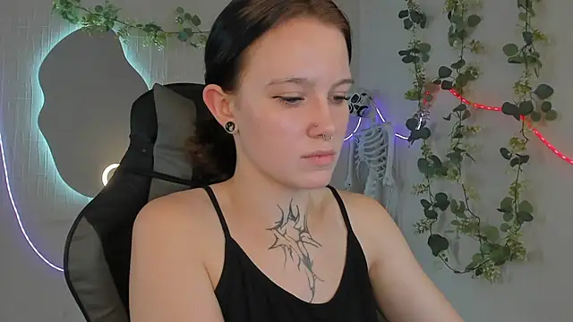 Elastikisss Adlı Modelin Canlı XXX Sohbeti