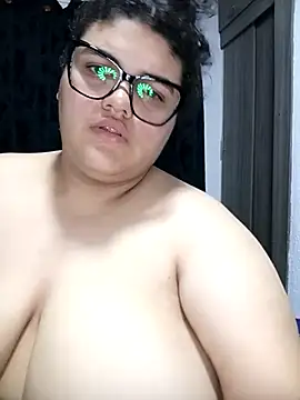 XXX chat uživo modela Alaia99