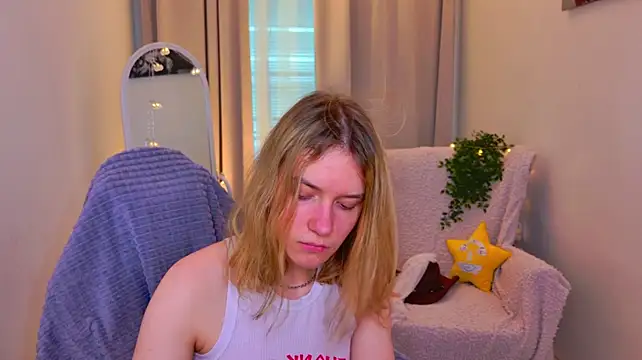 Chat +18 de MilanaRayy ao vivo