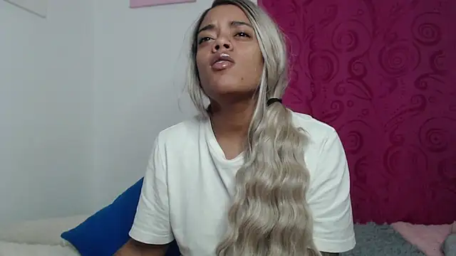 Chat +18 de ladyrd1 ao vivo