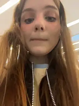 Онлайн чат XXX Lunabelle_