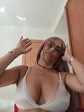 CristalDivine's Live XXX Chat