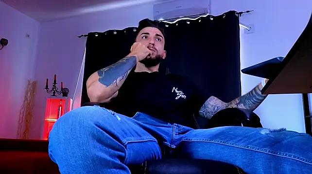 دردشة MightyAaron66 الجنسية المباشرة