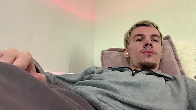 XXX chat uživo modela Jeremy1Scott