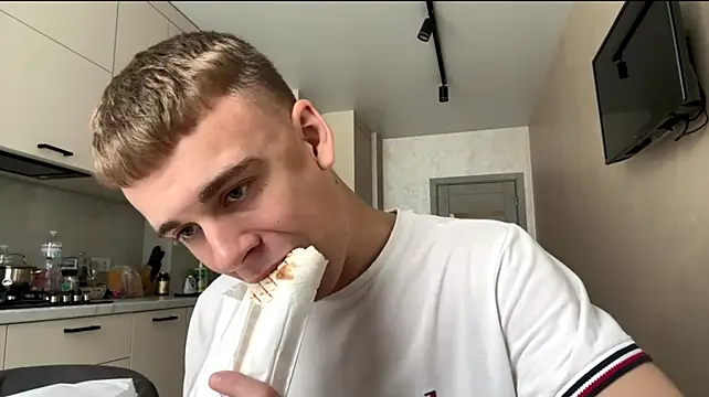SoloFury live XXX chat