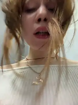 SlavicCandy live XXX chat