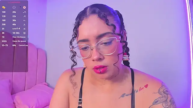XXX chat uživo modela antonelllepiercee