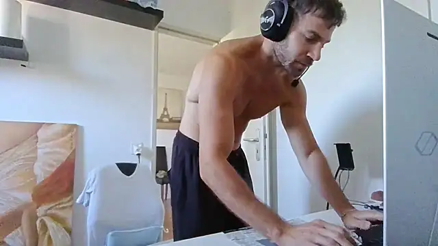 Chat XXX ao vivo de alpha-hunk