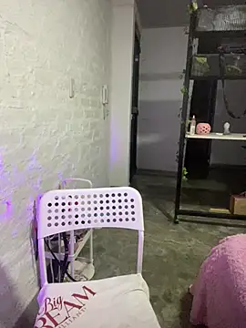 Kittybrown18のライブXXXチャット