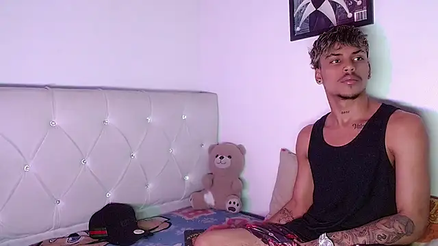 Angel_foxc13 élő XXX-chatje
