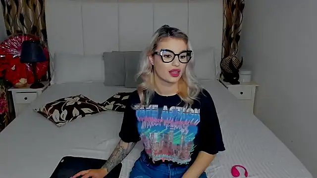 RaisaHot Adlı Modelin Canlı XXX Sohbeti