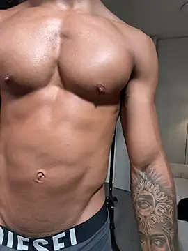XXX chat uživo modela Paradise_boy__