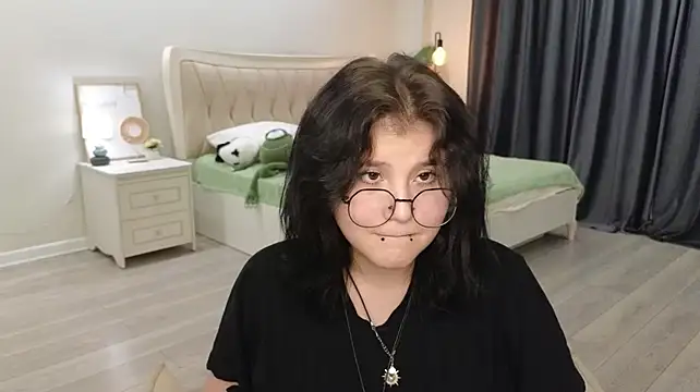 Chat +18 de AliaZippe ao vivo
