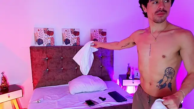 Ethan_Briggs_ Chat XXX in diretta