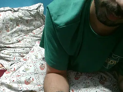 Precumboner élő XXX-chatje