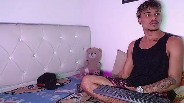 Angel_foxc13: απευθείας συνομιλία ΧΧΧ