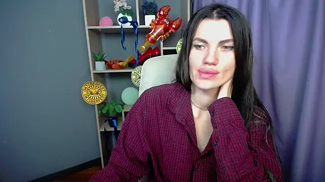 MilaLoona Live XXX Chat
