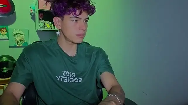 MikeyKuro Live XXX-chat