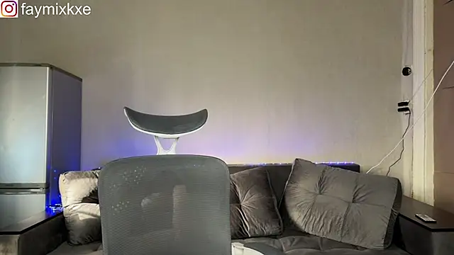 Nikclak Adlı Modelin Canlı XXX Sohbeti