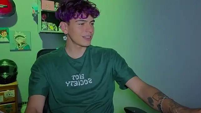 MikeyKuro Live XXX-Chat