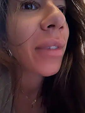 Alexbrune Live XXX-Chat