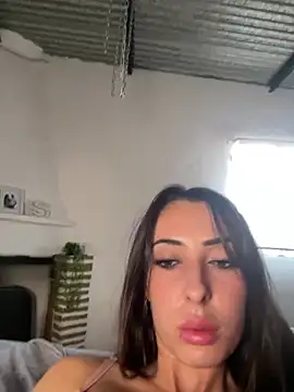 tronnador-y-angelablack Adlı Modelin Canlı XXX Sohbeti