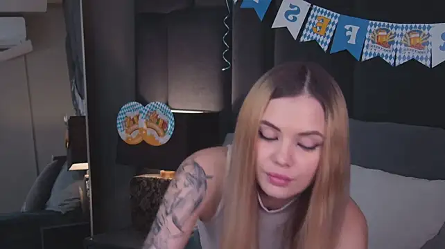 AnnaSpaceyのライブXXXチャット
