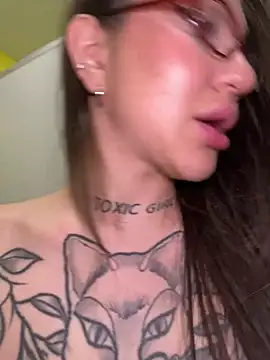 SaintSquirt Chat XXX in diretta