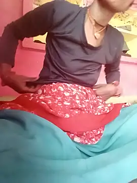 Rinee_suwanee Adlı Modelin Canlı XXX Sohbeti