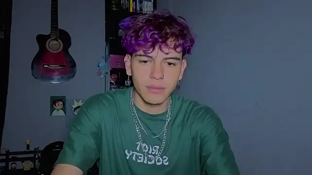 Онлайн чат XXX MikeyKuro