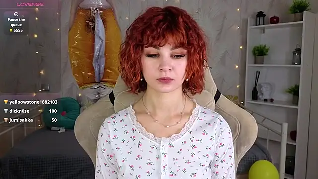 Kira__Fluffy's Live XXX Chat