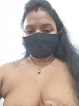 Hotty_Priyanka লাইভ XXX চ্যাট