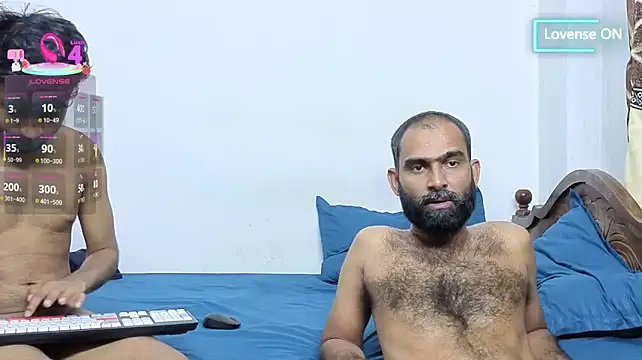 צ'אט XXX בשידור חי של DesiDaddyandSon