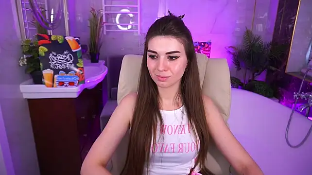 KylieJoyys Adlı Modelin Canlı XXX Sohbeti