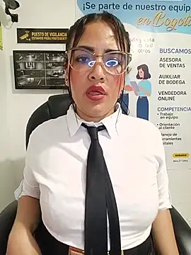 Chatroom XXX en direct de MAYE__13