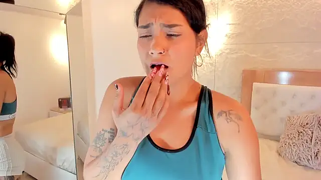 Živý XXX chat NINAMARTINS