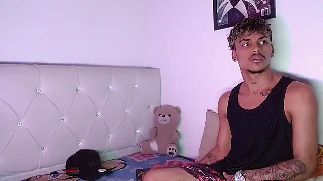 XXX chat uživo modela Angel_foxc13