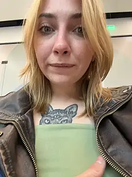 Sunny___Bunny - massage pussy in public