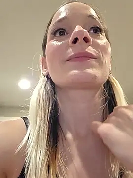 Chloe_StClaire live XXX chat