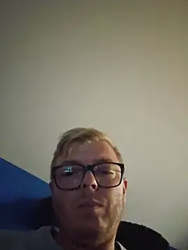 Онлайн чат XXX blondeboy92