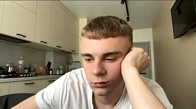 SoloFuryn Live XXX chat
