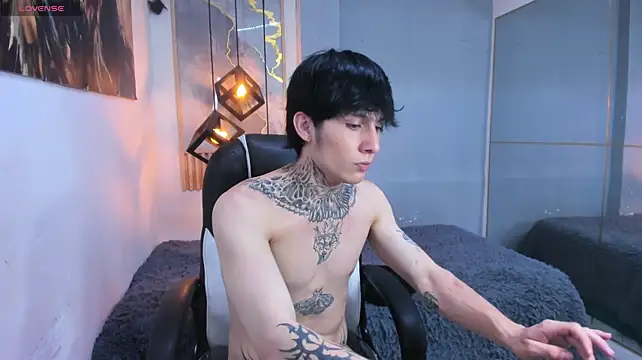 Cry_thereal's Live XXX Chat