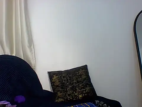 Chat +18 de Creamy_diva7 ao vivo