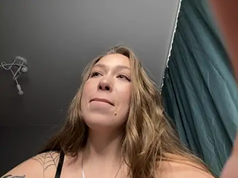 AmiriLain Chat XXX in diretta