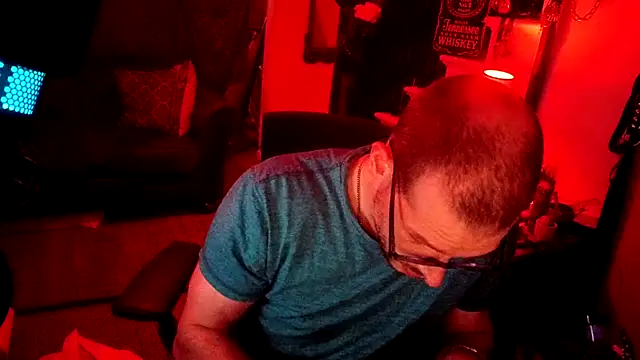MasterDaddyCool élő XXX-chatje