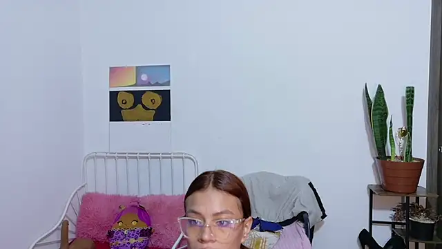 Emerald_Sparkles_'s Live XXX Chat
