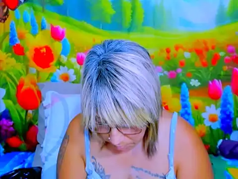 XXX chat uživo modela indianroxy