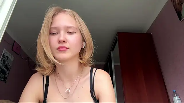 AdriannaBuzhardtn Live XXX chat