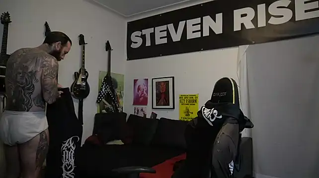 Chat XXX en directo de StevenRiseNYC